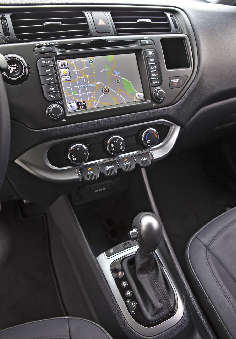  Kia Rio Sedan 2011 года  (US) (фото 13 из 22)